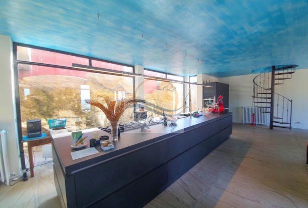 L1117 Ligurian style villa with swimming pool and sea view for sale in Bordighera. 10