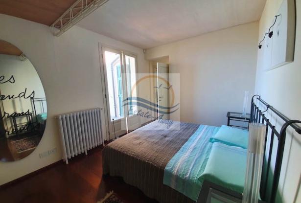 L1117 Ligurian style villa with swimming pool and sea view for sale in Bordighera. 13