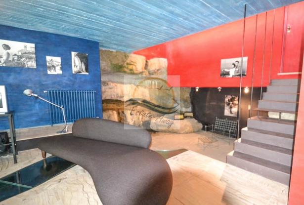 L1117 Ligurian style villa with swimming pool and sea view for sale in Bordighera. 8