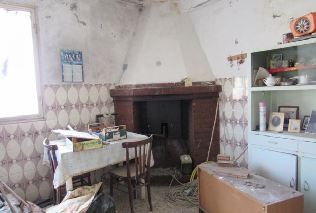 Breath-taking mountain and lake views from a 60sqm terrace, three bed, 200sqm partially renovated country house. 1