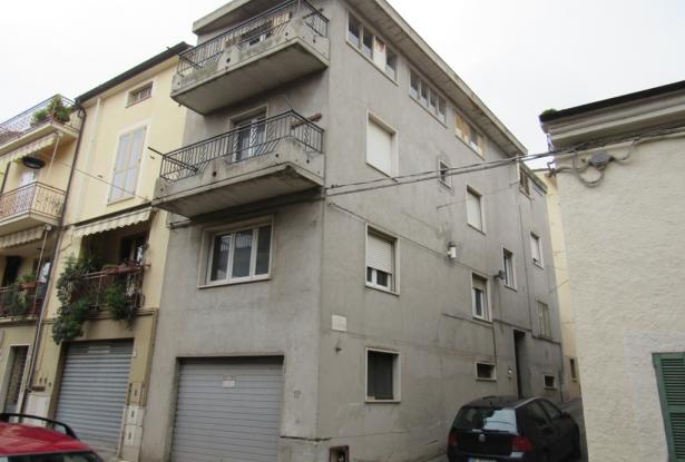 220sqm town house on 4 levels with garage, 2 balconies and habitable. 0