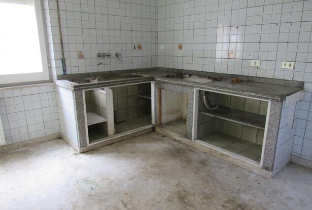 220sqm town house on 4 levels with garage, 2 balconies and habitable. 2