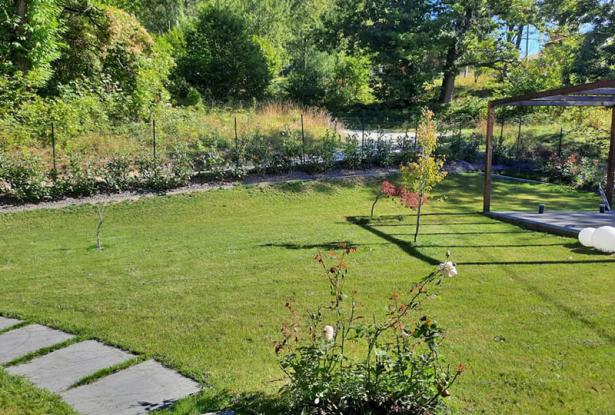 Villa with Garden and Stunning Landscape Views Villa with Garden and Stunning Landscape Views