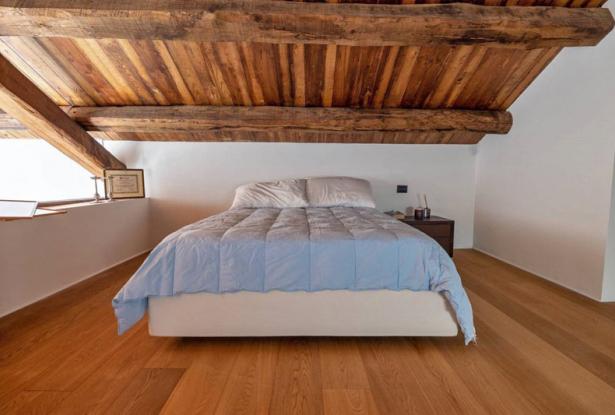 Villa with Garden and Stunning Landscape Views Villa with Garden and Stunning Landscape Views