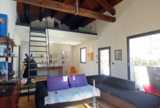 Villa with Garden and Stunning Landscape Views Villa with Garden and Stunning Landscape Views
