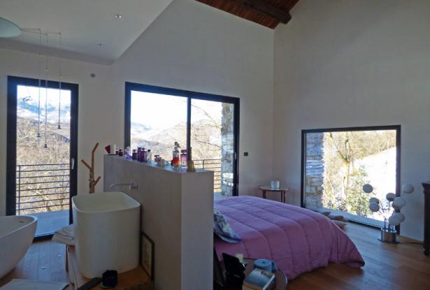 Villa with Garden and Stunning Landscape Views Villa with Garden and Stunning Landscape Views