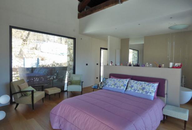 Villa with Garden and Stunning Landscape Views Villa with Garden and Stunning Landscape Views