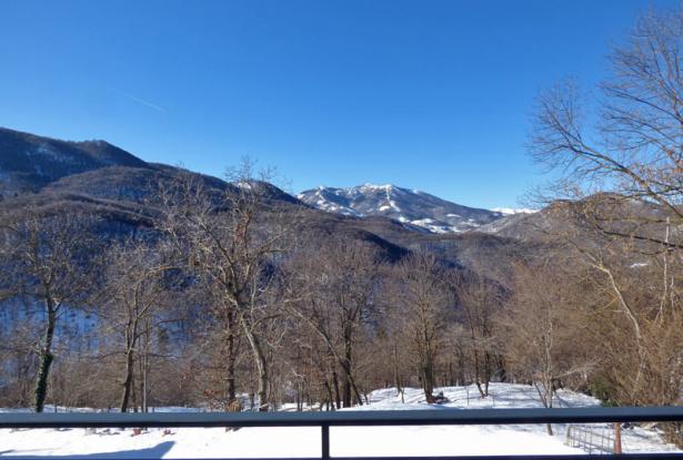 Villa with Garden and Stunning Landscape Views Villa with Garden and Stunning Landscape Views