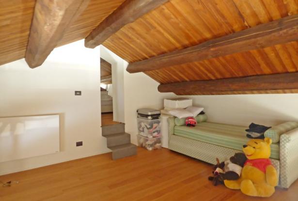 Villa with Garden and Stunning Landscape Views Villa with Garden and Stunning Landscape Views