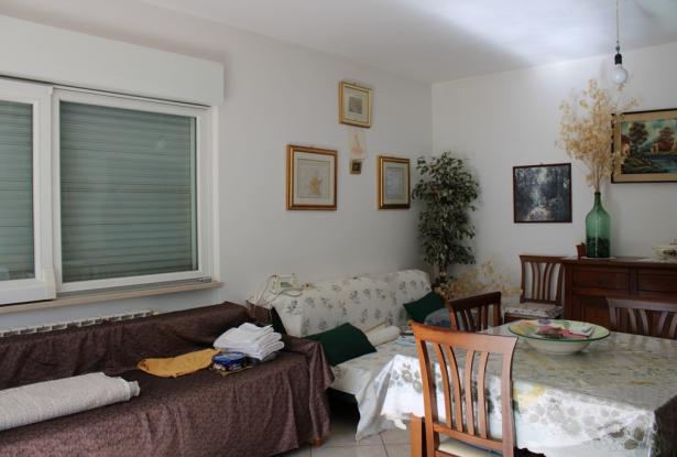 700sqm block of flats with 5 floors, sea and mountain views, 2000sqm of land in the center of town, one apartment finished, great B &amp; B potential.  4