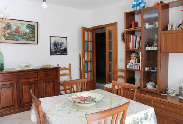 700sqm block of flats with 5 floors, sea and mountain views, 2000sqm of land in the center of town, one apartment finished, great B &amp; B potential.  5