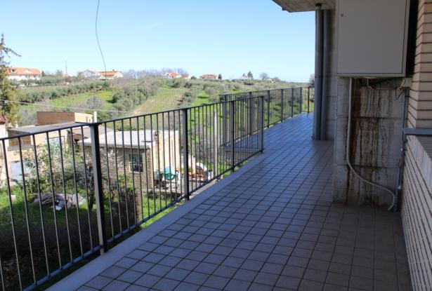 700sqm block of flats with 5 floors, sea and mountain views, 2000sqm of land in the center of town, one apartment finished, great B &amp; B potential.  7