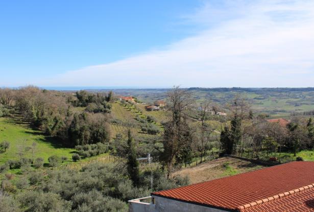 700sqm block of flats with 5 floors, sea and mountain views, 2000sqm of land in the center of town, one apartment finished, great B &amp; B potential.  9