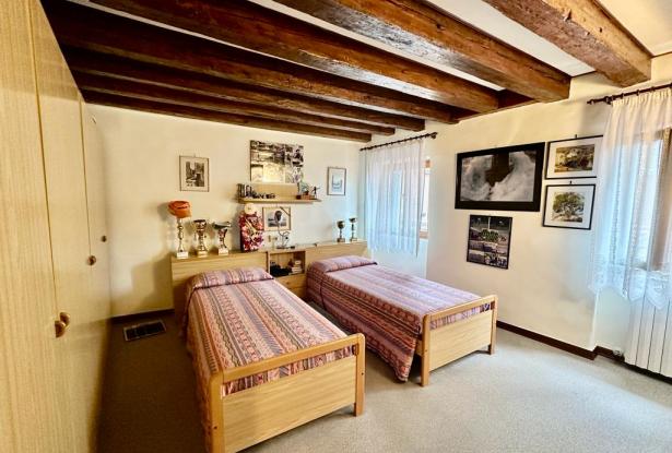Venice- St. Mark’s district - Charming two bedroom apartment in historic building. Ref. 186c 2