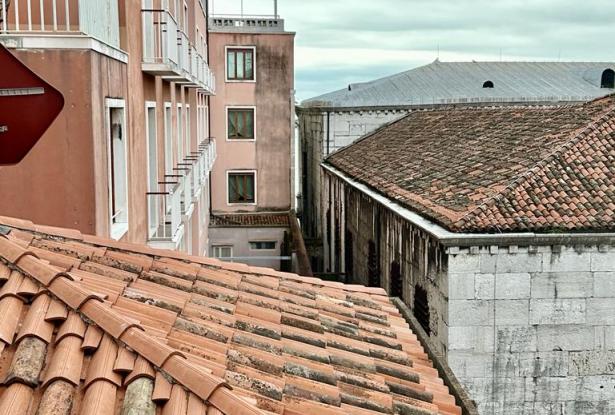 Venice- St. Mark’s district - Charming two bedroom apartment in historic building. Ref. 186c 3