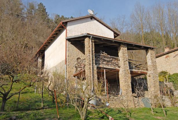 HOUSE WITH GARDEN AND PANORAMIC VIEW HOUSE WITH GARDEN AND PANORAMIC VIEW