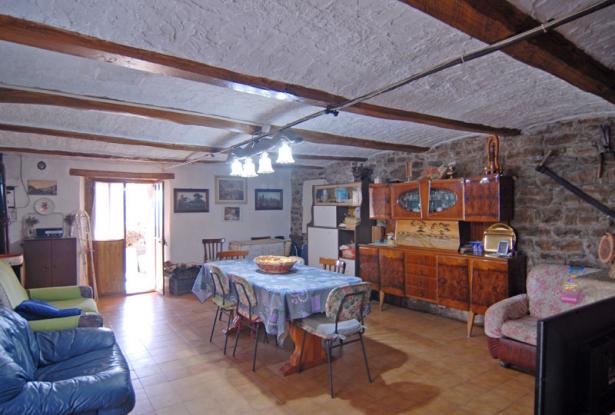 HOUSE WITH GARDEN AND PANORAMIC VIEW HOUSE WITH GARDEN AND PANORAMIC VIEW
