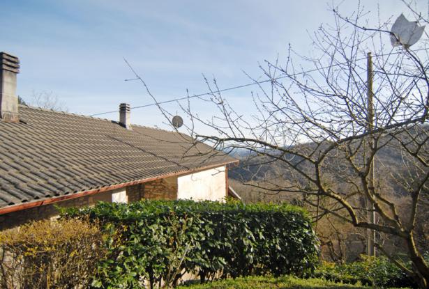 HOUSE WITH GARDEN AND PANORAMIC VIEW HOUSE WITH GARDEN AND PANORAMIC VIEW