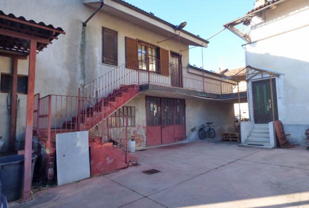 House and Production Space for Sale in Dogliani House and Production Space for Sale in Dogliani