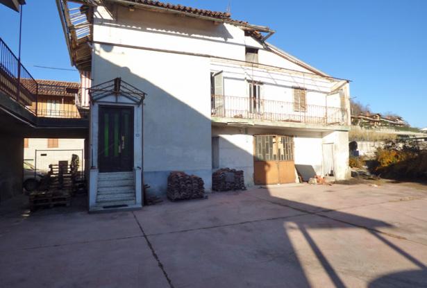House and Production Space for Sale in Dogliani House and Production Space for Sale in Dogliani
