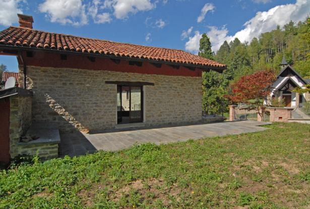 Restored Langhe Country House with a Chapel and Park - NLB033