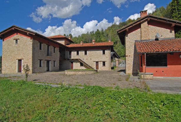 Restored Langhe Country House with a Chapel and Park - NLB033