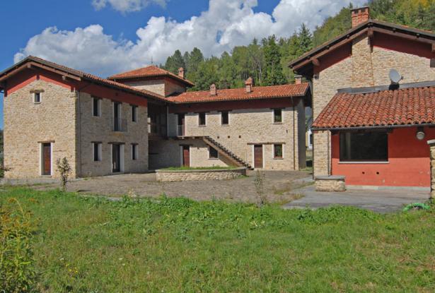 Restored Langhe Country House with a Chapel and Park - NLB033