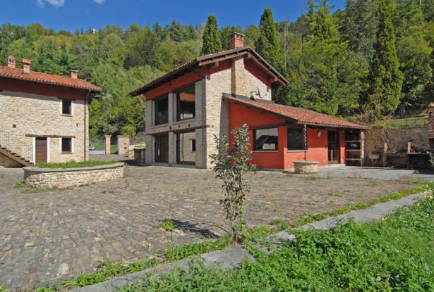 Restored Langhe Country House with a Chapel and Park - NLB033