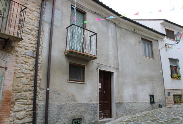 Finished, stone town house at the foot of an amazing castle with mountain views from the long balcony 0