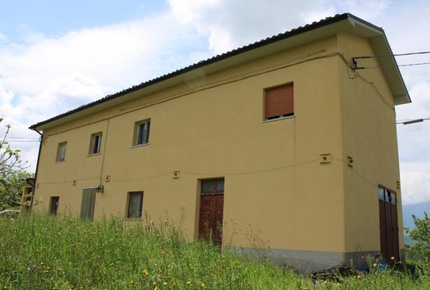 Hill top, detached, 5 bed, 200sqm stone country house, 1km to town, partially renovated, habitable, garden 1