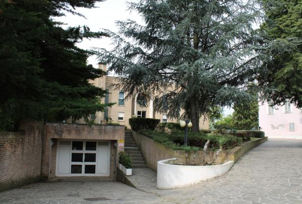 Hill top Villa in a lively town of 900sqm with 4000sqm of building land, amazing mountain views and prestigious finish 2