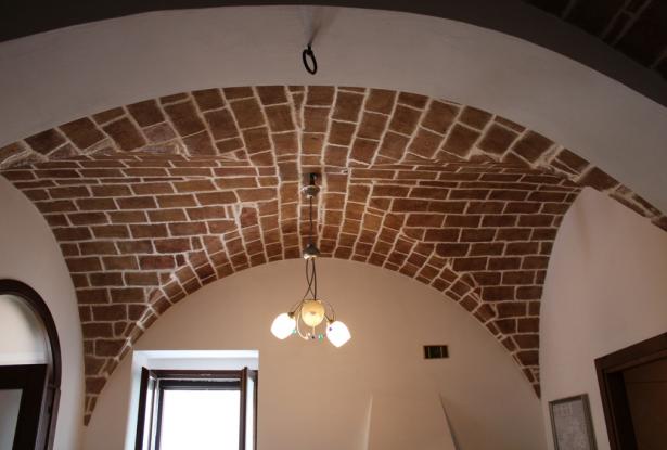 300 year old, vaulted ceilings, stone structure, 2 bed, 2 bath, nicely finished town house 3