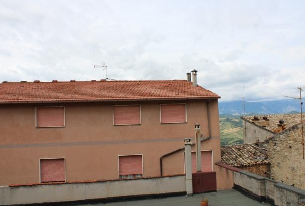 Located in the center of this typical Italian town with 2 beds, two cellars and a new roof 7