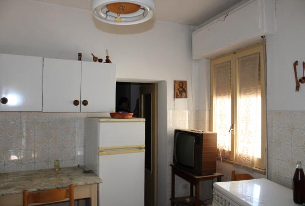 Amazing sun terrace, 150 year old, habitable town house, stone structure, 2-3 beds, 2 cellars 1