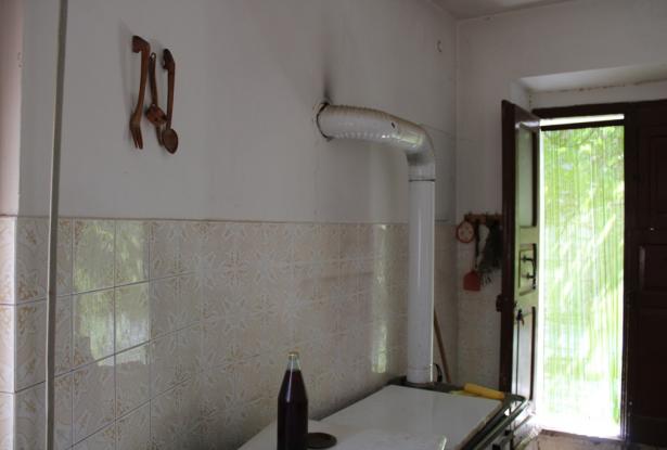 Amazing sun terrace, 150 year old, habitable town house, stone structure, 2-3 beds, 2 cellars 2