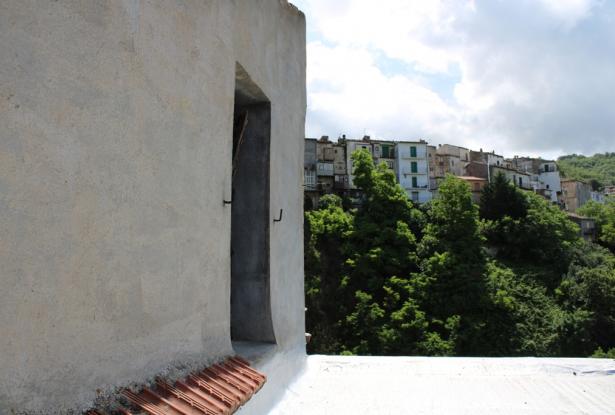 Amazing sun terrace, 150 year old, habitable town house, stone structure, 2-3 beds, 2 cellars 7