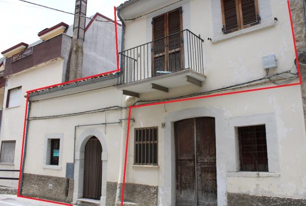 100 year old, habitable town house, stone structure, vaulted ceilings, 2 beds, amazing open views 1