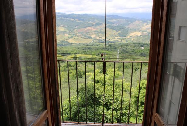 100 year old, habitable town house, stone structure, vaulted ceilings, 2 beds, amazing open views 7