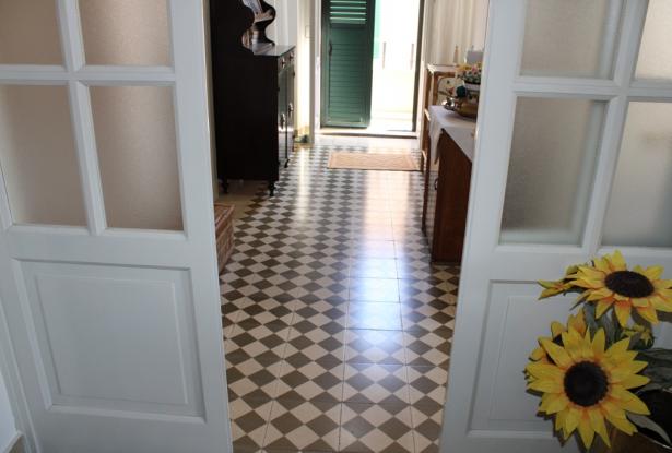 2 bedroom finished apartment in the city center from the 1950s with plenty of original character 1