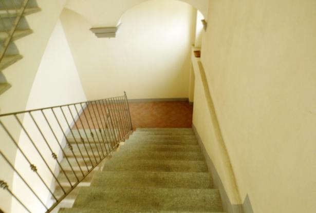 First-Floor Apartment with Independent Heating- dgl217