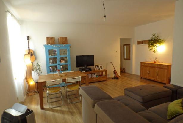 First-Floor Apartment with Independent Heating- dgl217