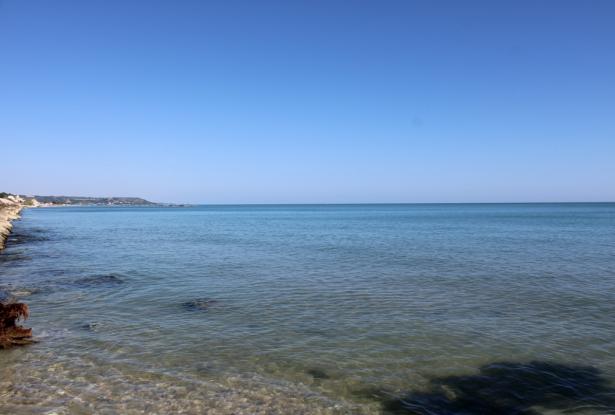Sea front estate, 300 meters to the beach, recently restored, detached, 8 bedrooms, 2000sqm of garden, garage, private spot amazing sea views 2