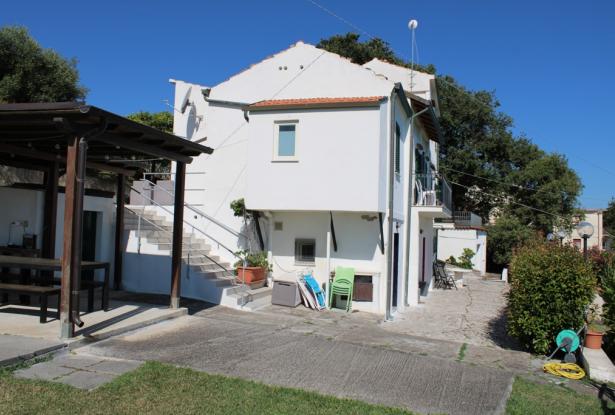 Sea front estate, 300 meters to the beach, recently restored, detached, 8 bedrooms, 2000sqm of garden, garage, private spot amazing sea views 7