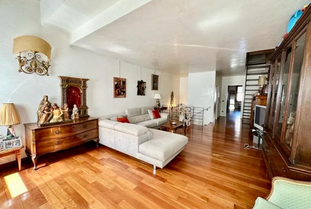 1) Basilica of St. Anthony, charming townhouse with courtyard, terrace and garage. ref.61a 15