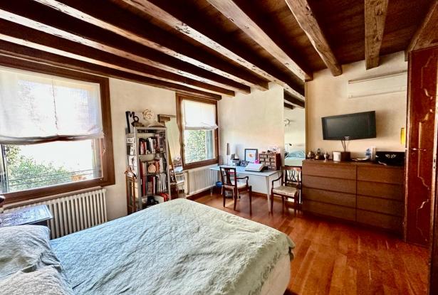 1) Basilica of St. Anthony, charming townhouse with courtyard, terrace and garage. ref.61a 20