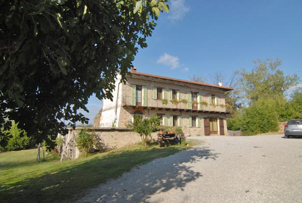 Country house, glamping, for sale in langhe area Country house, glamping, for sale in langhe area