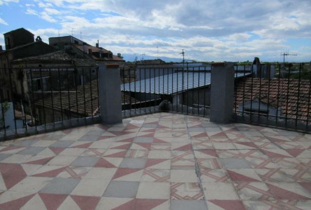 1900s town house with panoramic terrace, mainly renovated, 2 beds, taverna, central heating 1