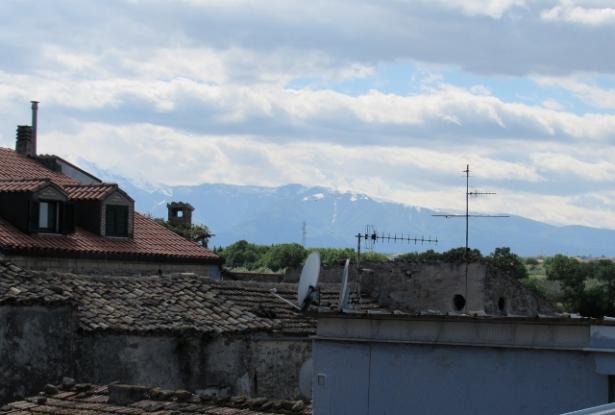 1900s town house with panoramic terrace, mainly renovated, 2 beds, taverna, central heating 2
