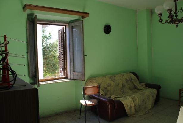 Property for Sale in Civitella Messer Raimondo town Chieti Province, in Abruzzo Central Italy. Property for Sale in Civitella Messer Raimondo town Chieti Province, in Abruzzo Central Italy.