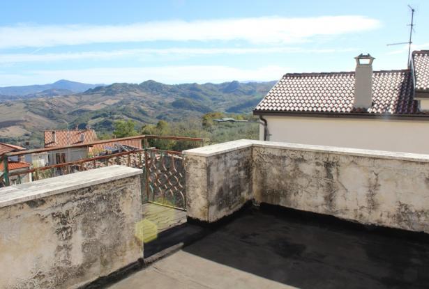 Property for Sale in Civitella Messer Raimondo town Chieti Province, in Abruzzo Central Italy. Property for Sale in Civitella Messer Raimondo town Chieti Province, in Abruzzo Central Italy.